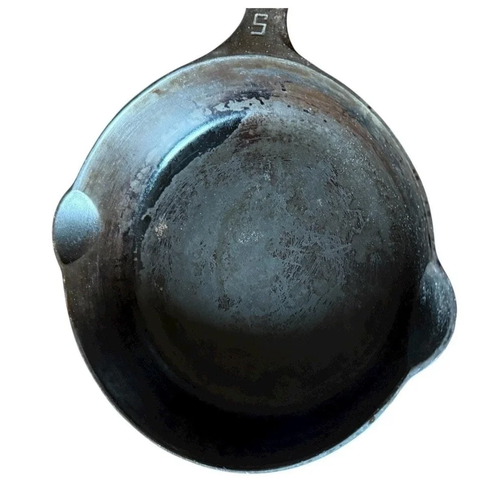 Vintage Griswold #5  cast iron skillet small block logo double pour 724 A